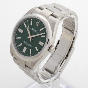 Rolex Oyster Perpetual 41 124300 "green dial"